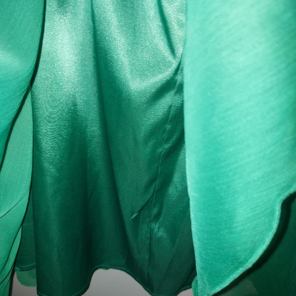 NWT Le Chateau Green Chiffon Dress - Picture 11 of 13